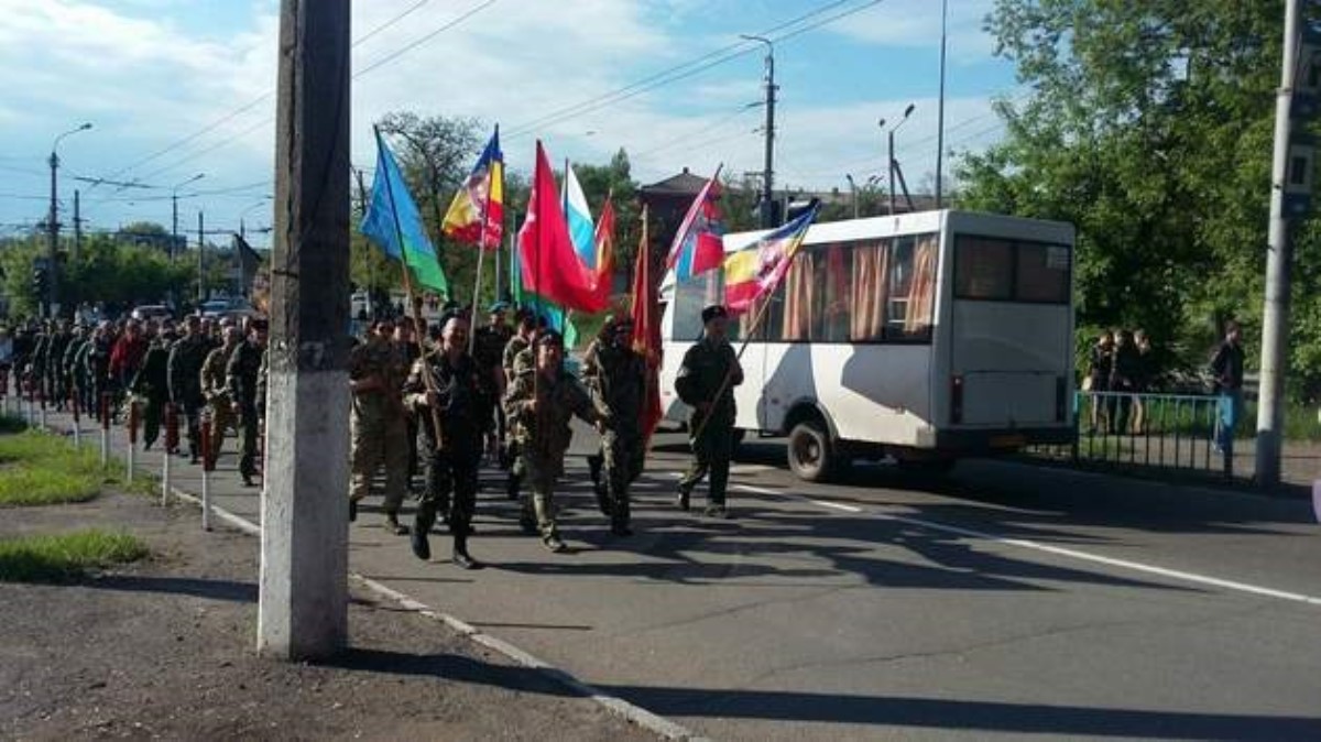 Боевики стянули танки и ракетные комплексы под Луганск, что-то затевают