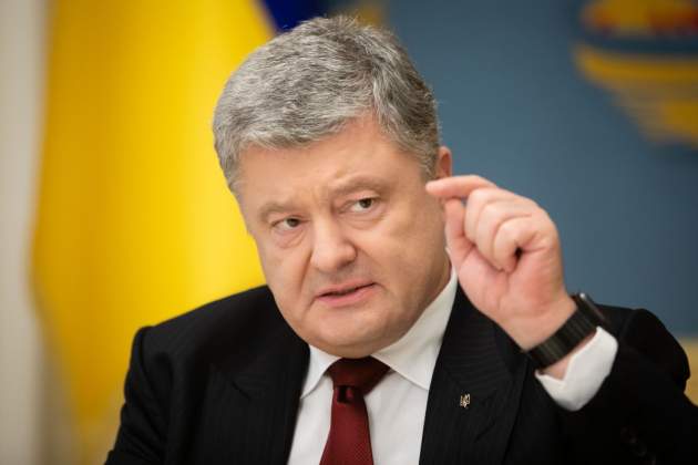 Порошенко настаивает на продлении закона об особом порядке на Донбассе