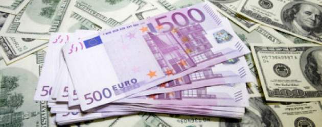Доллар и евро в Украине продолжают дешеветь
