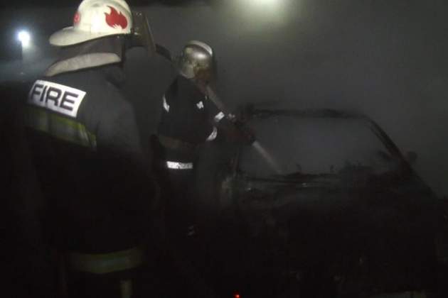 В Харькове горели автомобили. Видео