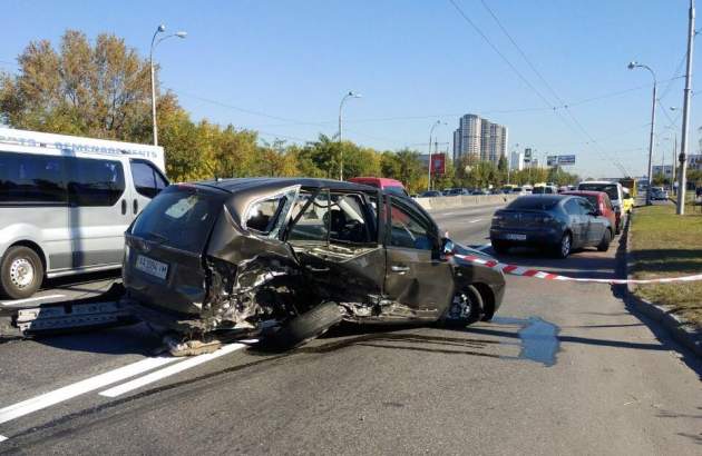 Масштабное ДТП в Киеве: две девушки погибли, есть тяжело раненые