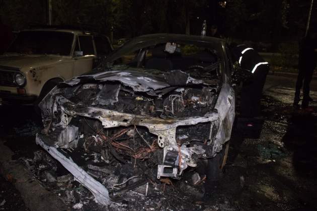 В Киеве сожгли авто переселенца из Луганска