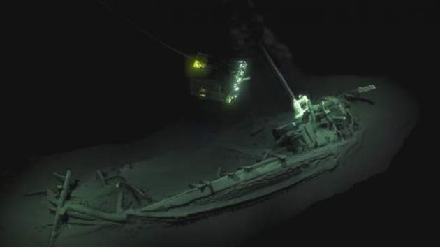 На дне Черного моря обнаружили древний корабль: фото