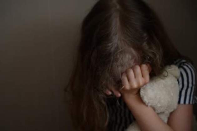 ''Девочка рыдала, а ее снимали на видео'': скандал с травлей школьницы в Харькове получил продолжение