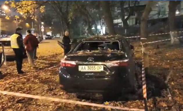 В Киеве пьяный водитель вылетел на тротуар с пешеходами