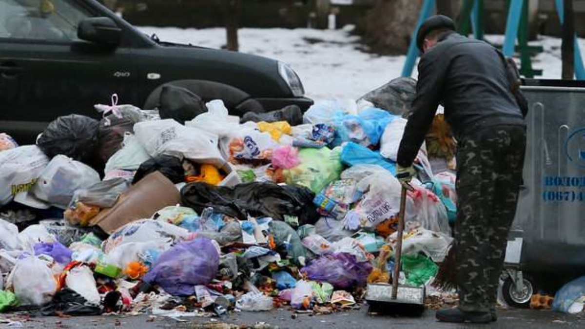 Горы мусора в Киеве: куда обращаться, чтобы вывезли отходы