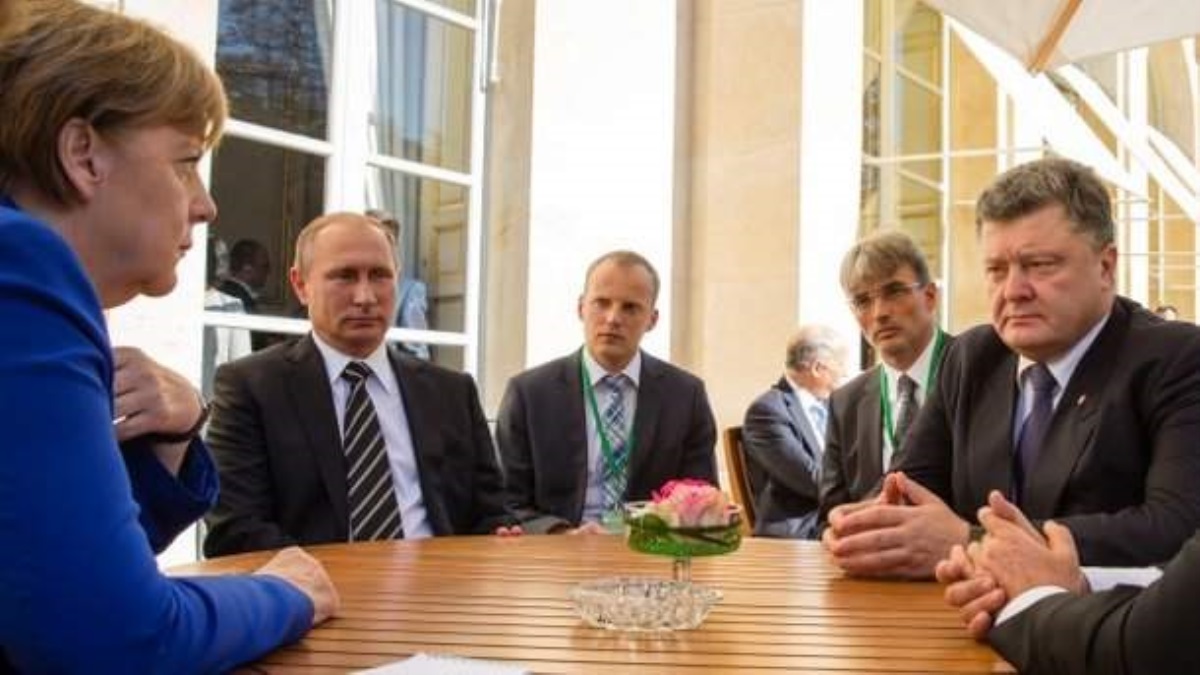 "Хитрый план" Меркель: Порошенко и Путин не зря приглашены в Париж