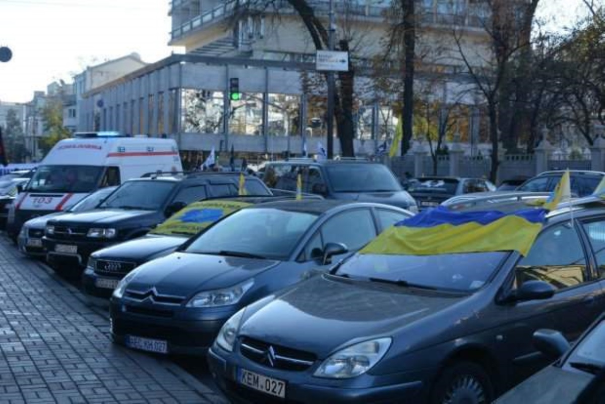 Закон о "евробляхах" простыми словами: что подсунули украинским водителям