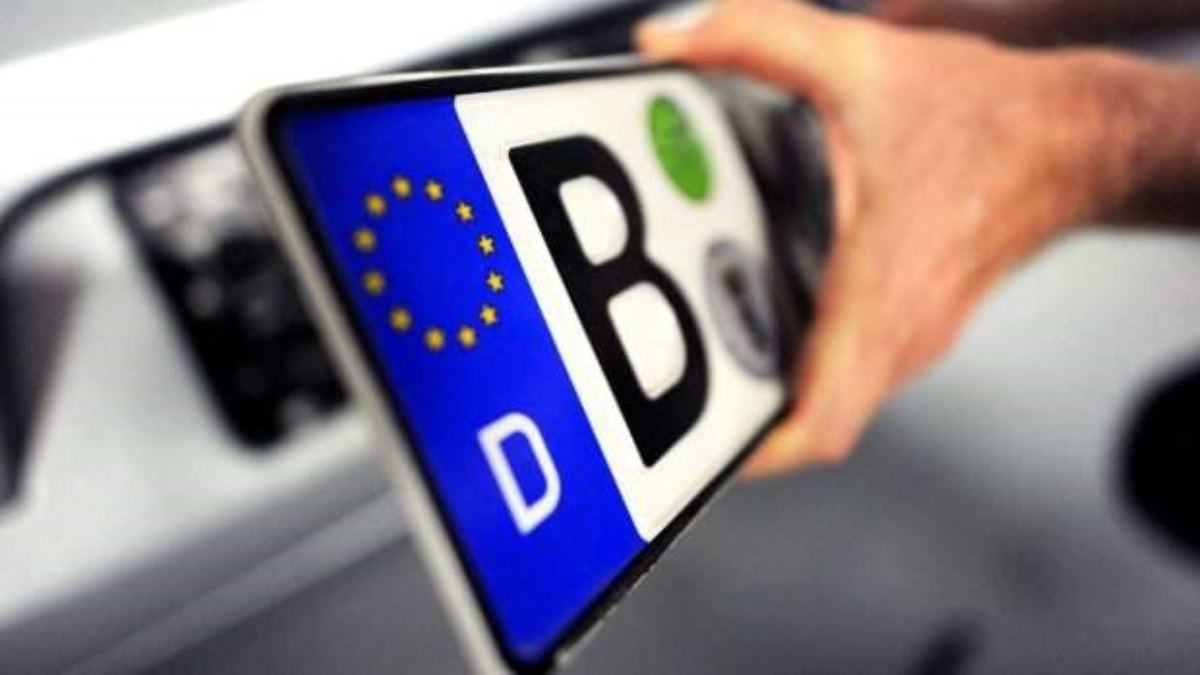 Новый закон о еврономерах: депутаты считают "евробляхеров" "бандитами" и "паразитами"