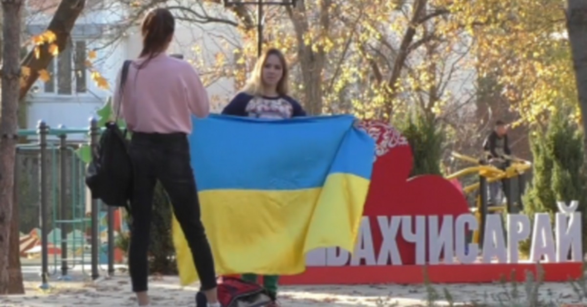 Як же скучили за мовою! В Крыму признались в любви к Украине