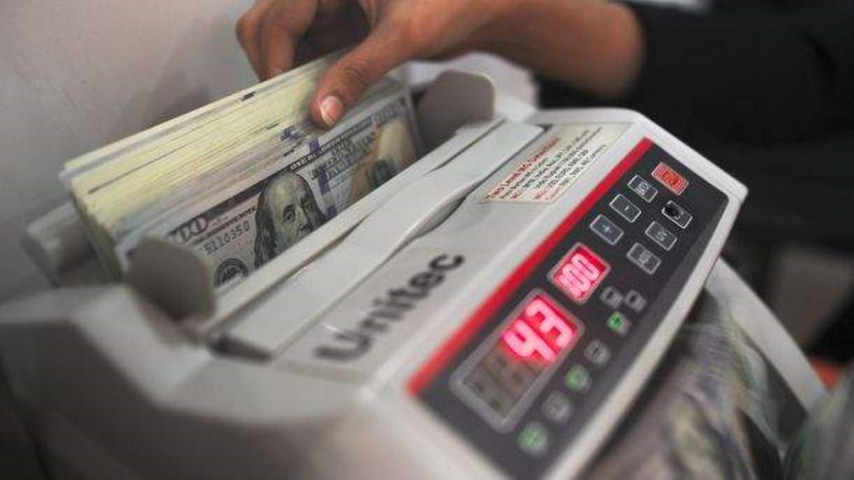 В Украине доллар "просел", а евро подрос