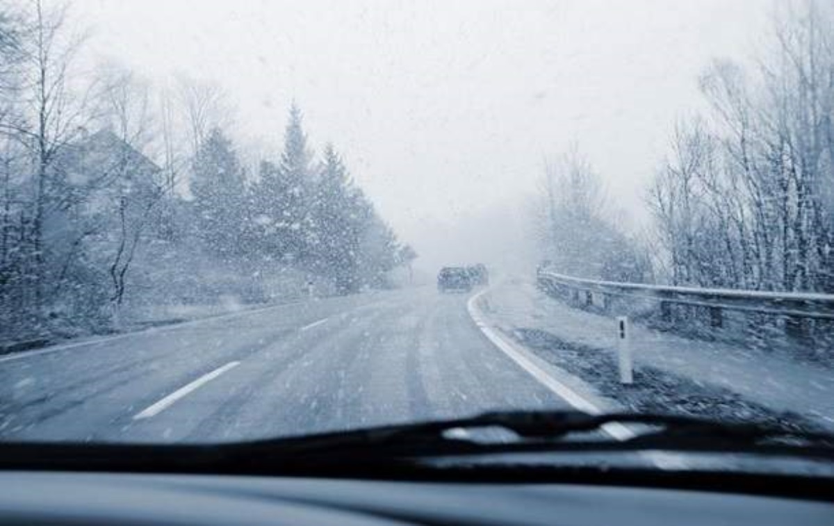 Полиция сообщила о состоянии украинских дорог после снегопада