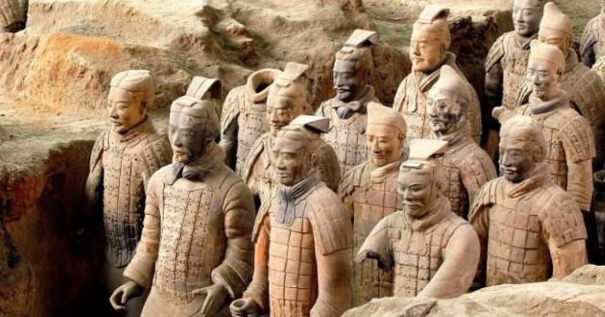 300 вооруженных до зубов пехотинцев: археологи наткнулись на грозную армию императора