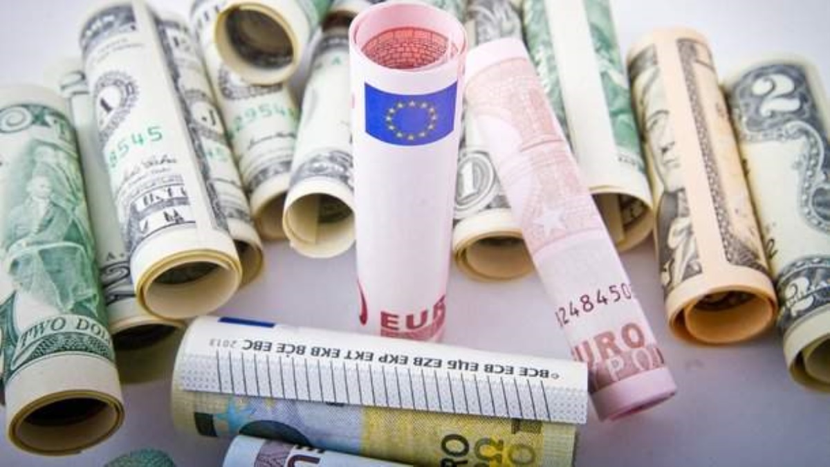 В Украине взлетел курс евро, доллар также дорожает