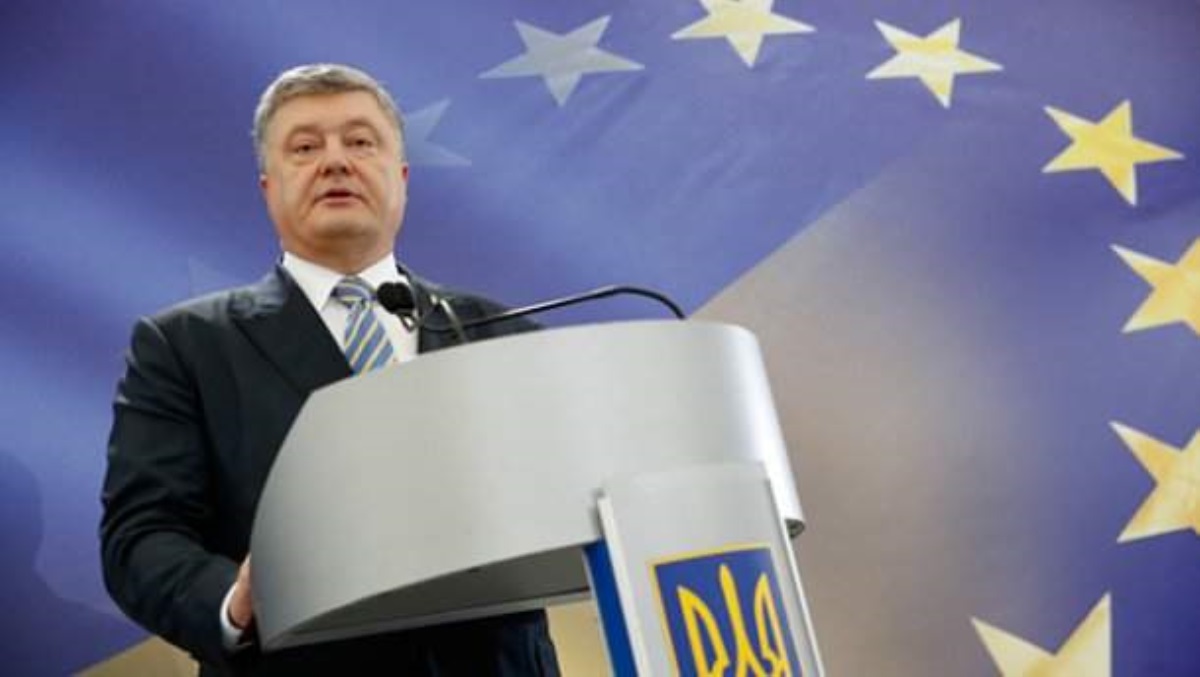 Порошенко заявил, что специально ошибался с датами начала безвиза