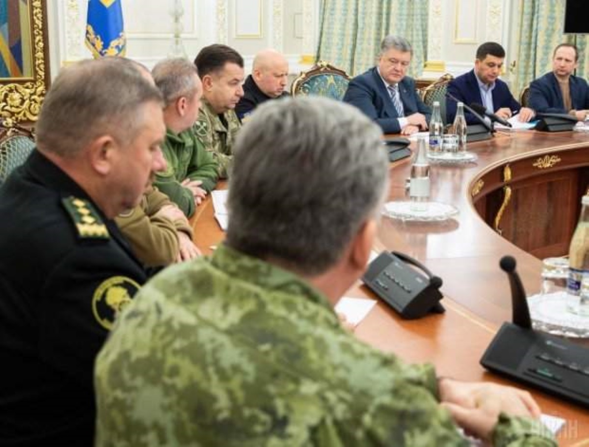 Введение военного положения: украинцам объяснили, кто сможет их лишить жилья и машины