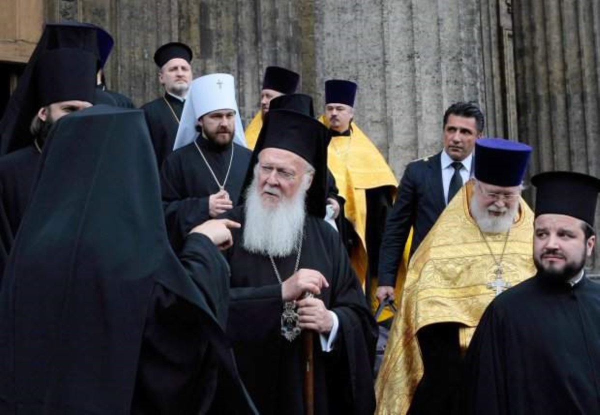 Томосу конец: Константинополь распустил православную церковь