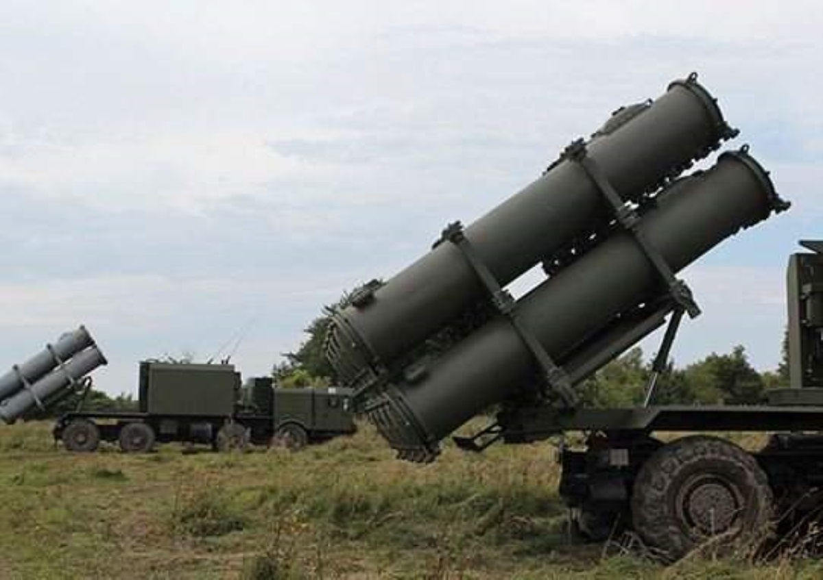 Россия перебрасывает в Крым ракетные комплексы