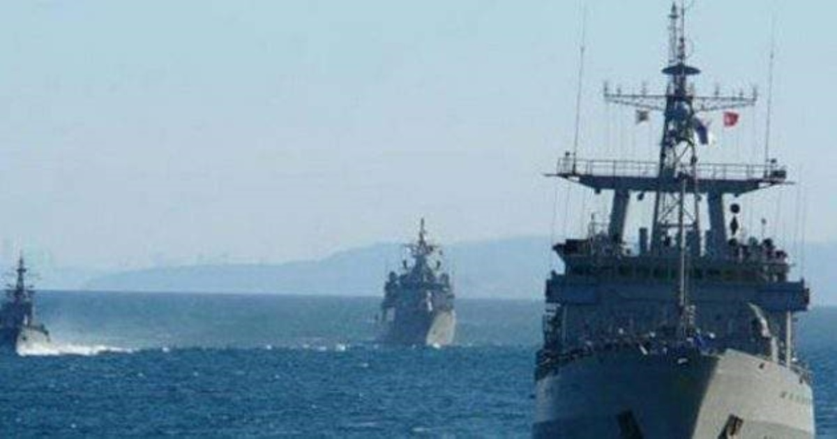 Атака РФ в Азовском море: задержаны десятки кораблей, на борту гражданские