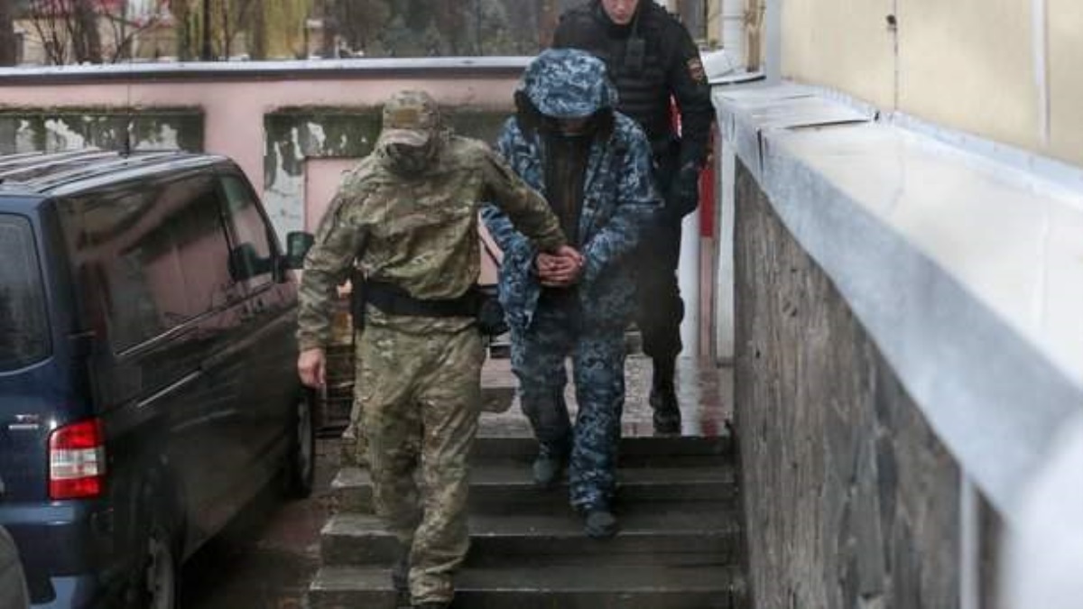 Раненых украинских моряков выписали из больницы