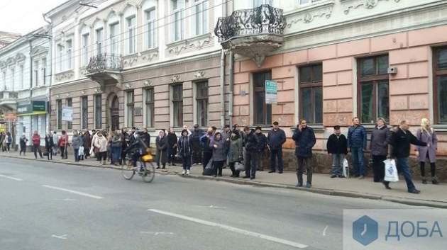 В Тернополе транспортный коллапс: водители маршруток бойкотируют работу. Видео