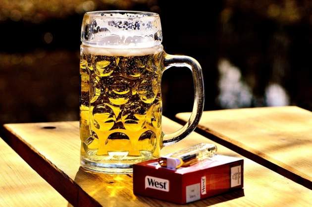 Многим украинцам запретят алкоголь и сигареты