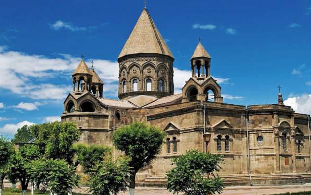 Армянская церковь отказалась признавать решение Константинополя по Украине