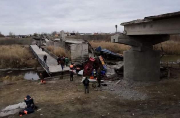 В России обвалился очередной мост: есть пострадавшие