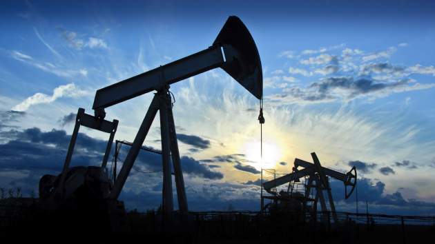 России придется несладко: цены на нефть упадут до 50 долларов