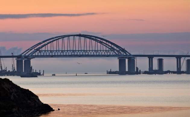 Крымский мост пошел вразнос: оккупанты забили тревогу