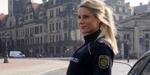Суперсотрудница немецкой полиции произвела фурор в сети: фото красотки