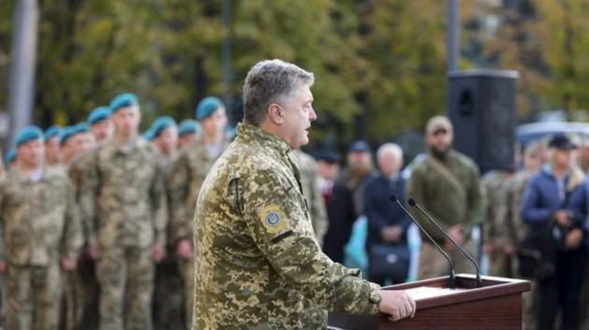 ''Россия уже у границ НАТО'': Порошенко выступил с важным обращением