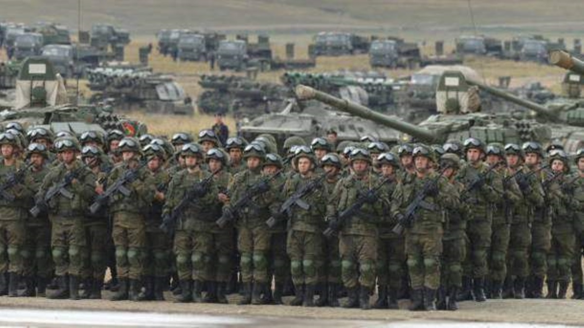 На границе с Украиной ждет приказа 100-тысячная российская армия – Полторак