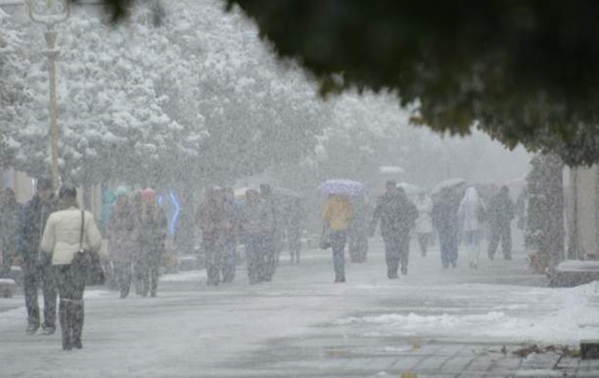 На выходных часть Украины продолжит засыпать снегом
