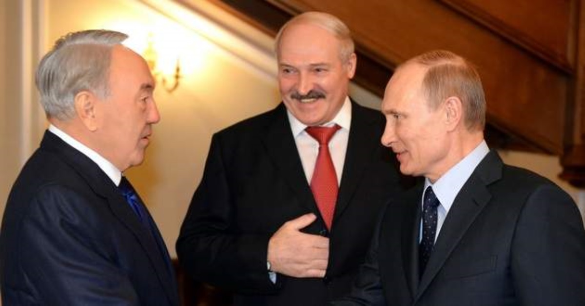 Астролог рассказал, когда "умрет" СНГ и "полетят головы" Путина и Лукашенко