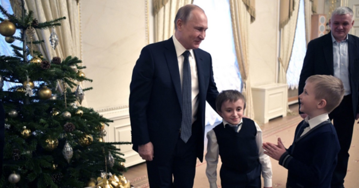''Главный Санта страны'': Путин разозлил россиян историей с ''хрустальным мальчиком''