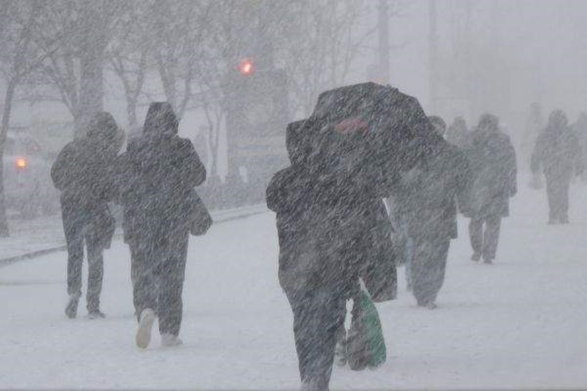 Синоптики предупредили о "снежном апокалипсисе" и похолодании до -20