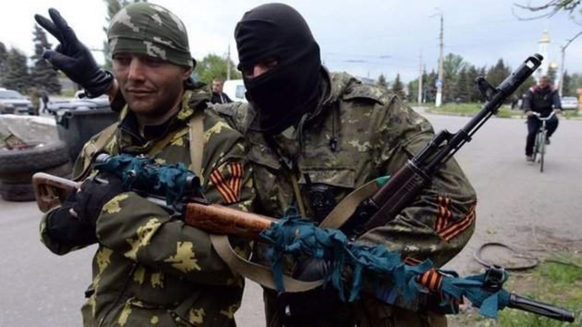 Заряд бодрости: в сети высмеяли абсурдное фото боевиков на Донбассе
