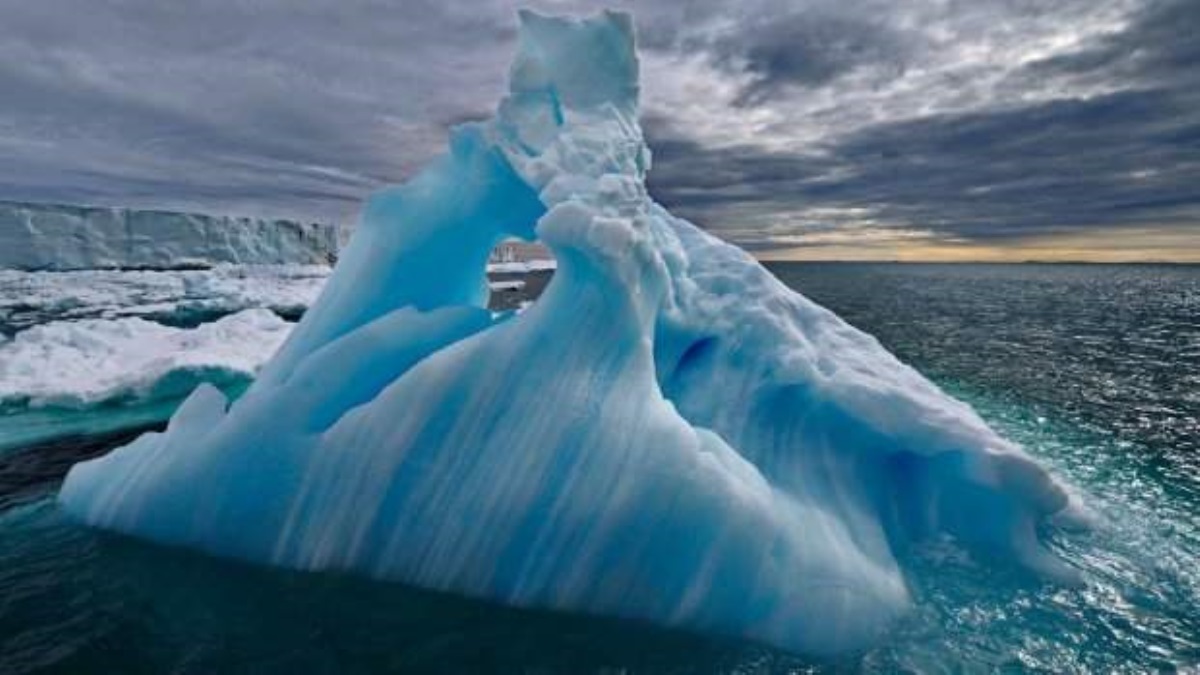 Руины прошлого: Google Earth отыскала в Антарктиде таинственные сооружения