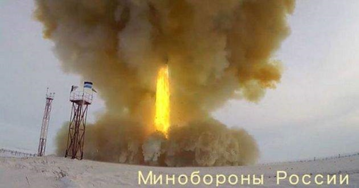 В РФ показали испытание ракеты, лично запущенной Путиным