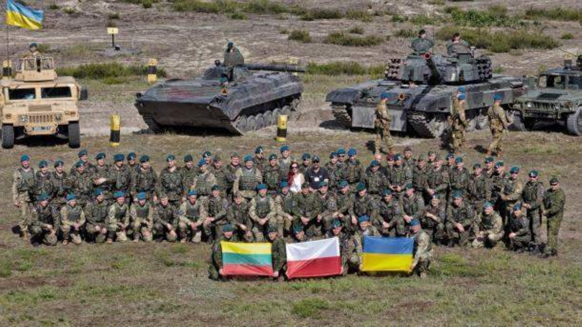 Порошенко одобрил создание литовско-польско-украинской воинской части