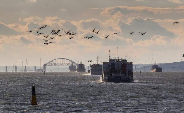 "Мертве" море: як Росія знищує судноплавство на Азові