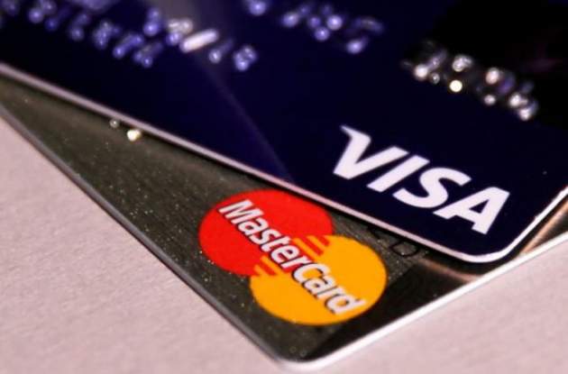 Российские банки уже готовят к отключению от Visa и Mastercard