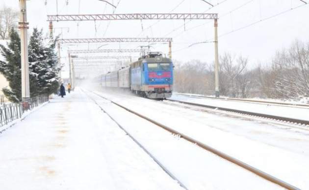 ЧП на железной дороге под Киевом: «движение остановлено, люди стали заложниками»