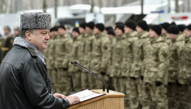 Две трети украинцев не поддерживают введение военного положения