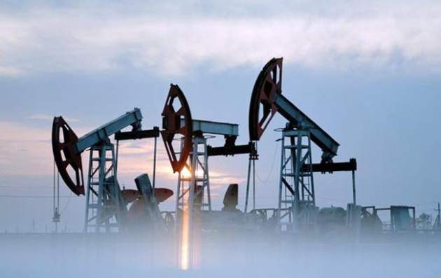 Цена на нефть рухнула до минимума за полтора года