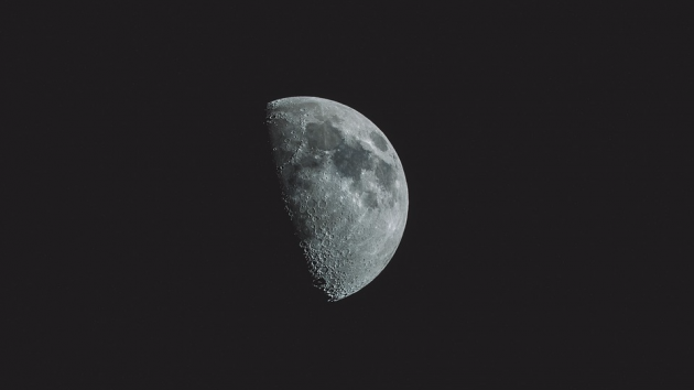 Новая находка на Луне: явно рукотворная конструкция