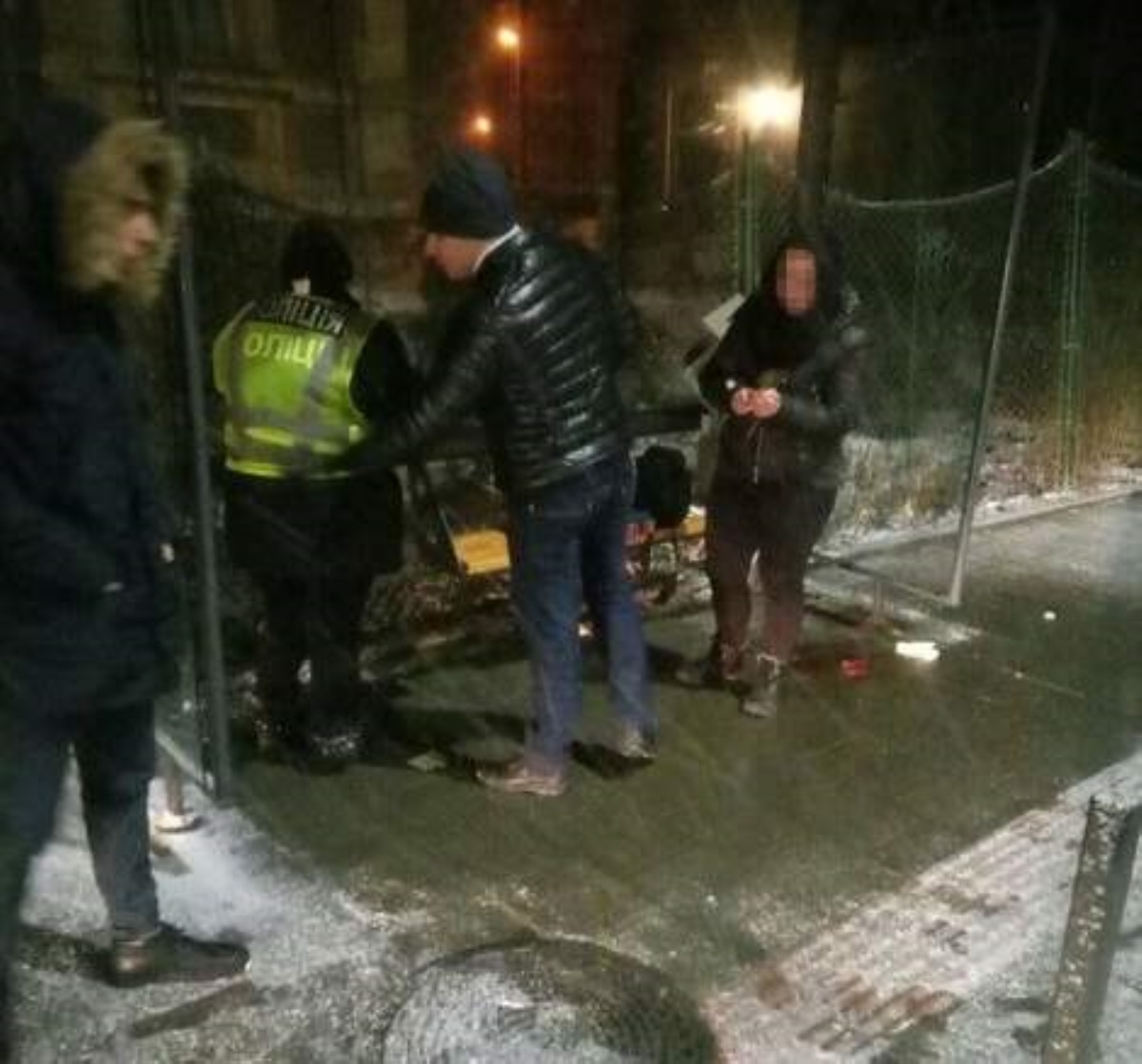 Во Львове прохожий задержал вооруженного грабителя