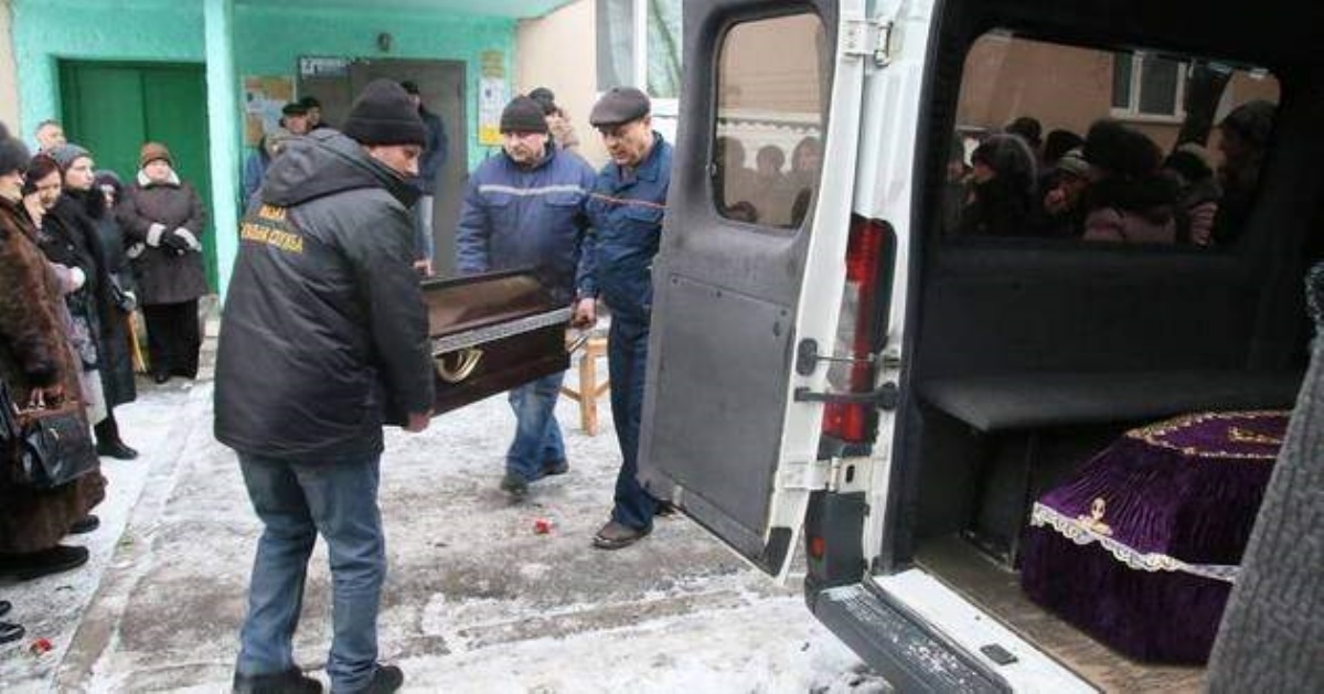 Что за ирод вас погубил?! В Виннице похоронили убитых под Новый год детей и женщин