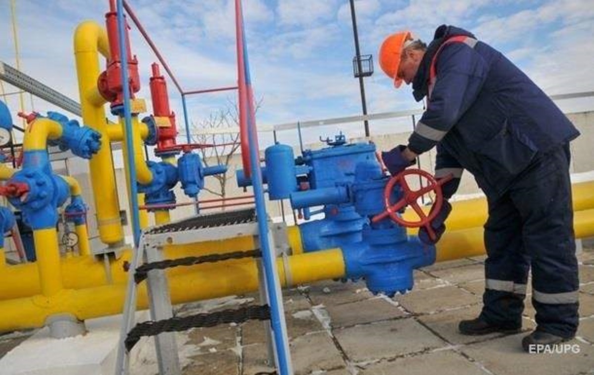 Газовые хранилища Украины заполнены менее, чем наполовину
